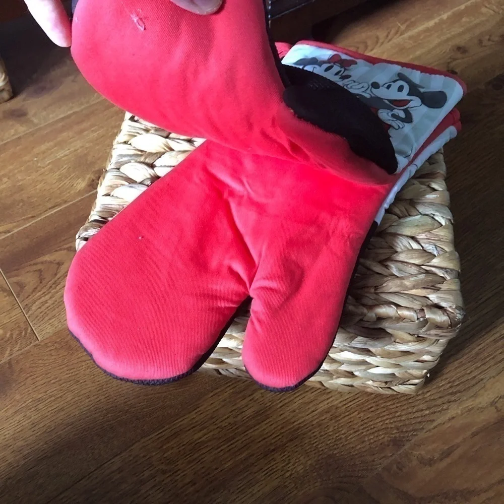 Disney: 100 years Mickey & Minnie Mouse: 2pk Oven Mitts